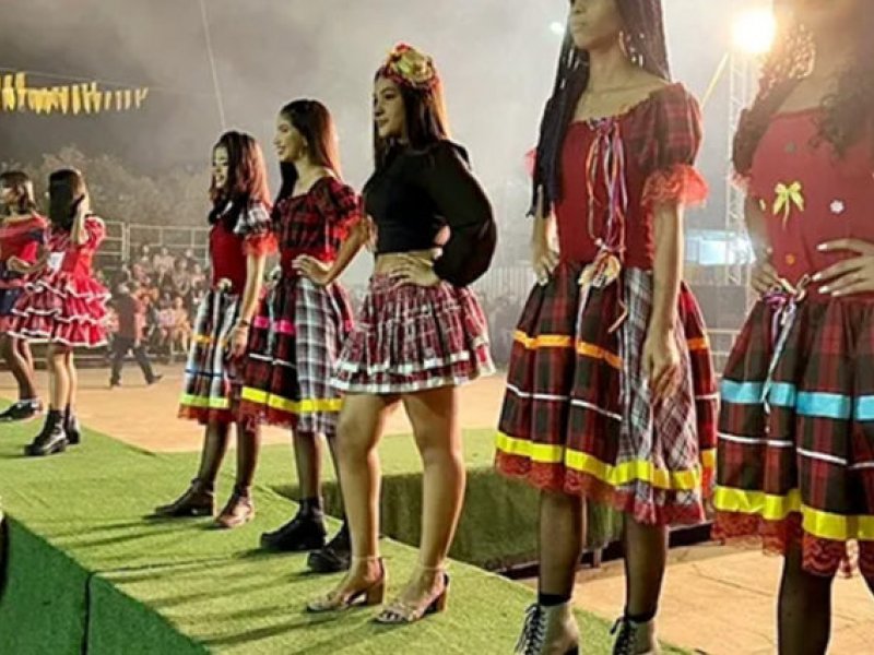 Imagem de São João: Brincadeiras juninas, rainha do milho e shows marcam festa em Barreiras