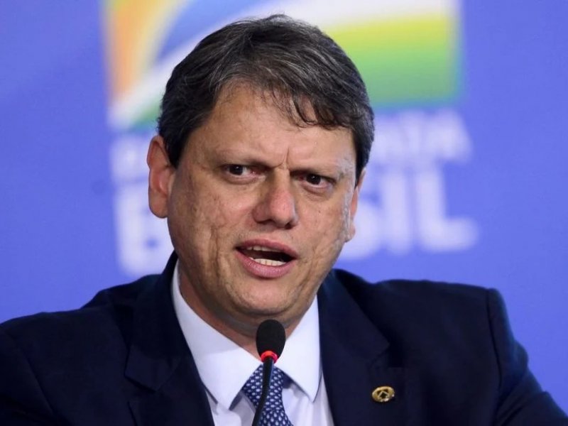 Imagem de Ex-ministro do governo Bolsonaro afirma que colocaria a “cara no fogo” pelo presidente