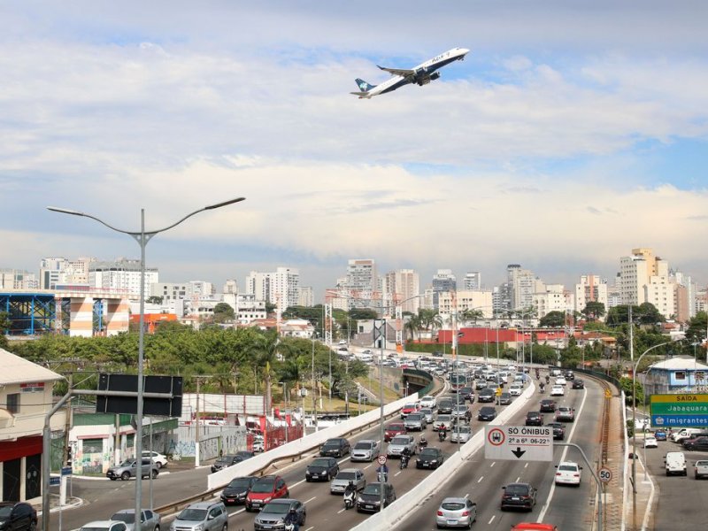 Imagem de Demanda por voos domésticos tem queda de 2,5% no Brasil em maio