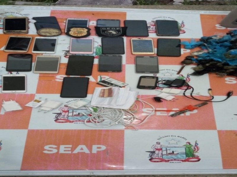 Imagem de Ação conjunta retira de circulação 20 aparelhos celulares de presídio 