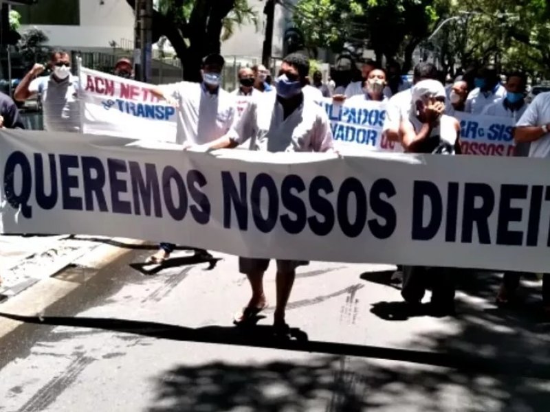 Imagem de Ex-funcionários da CSN fazem protesto por pagamento de indenizações