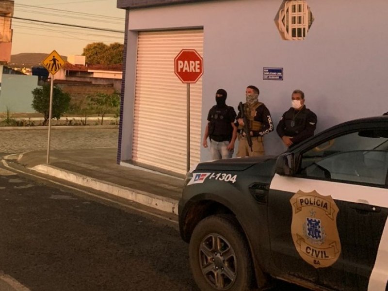 Imagem de Operação prende suspeito de tráfico com drogas e dinheiro em Seabra
